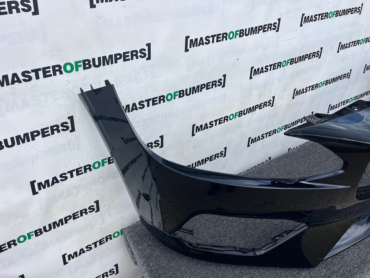 Volvo V90 S90 R Design Saloon Estate 2016-2020 Front Bumper 6 Pdc Genuine [n414]
