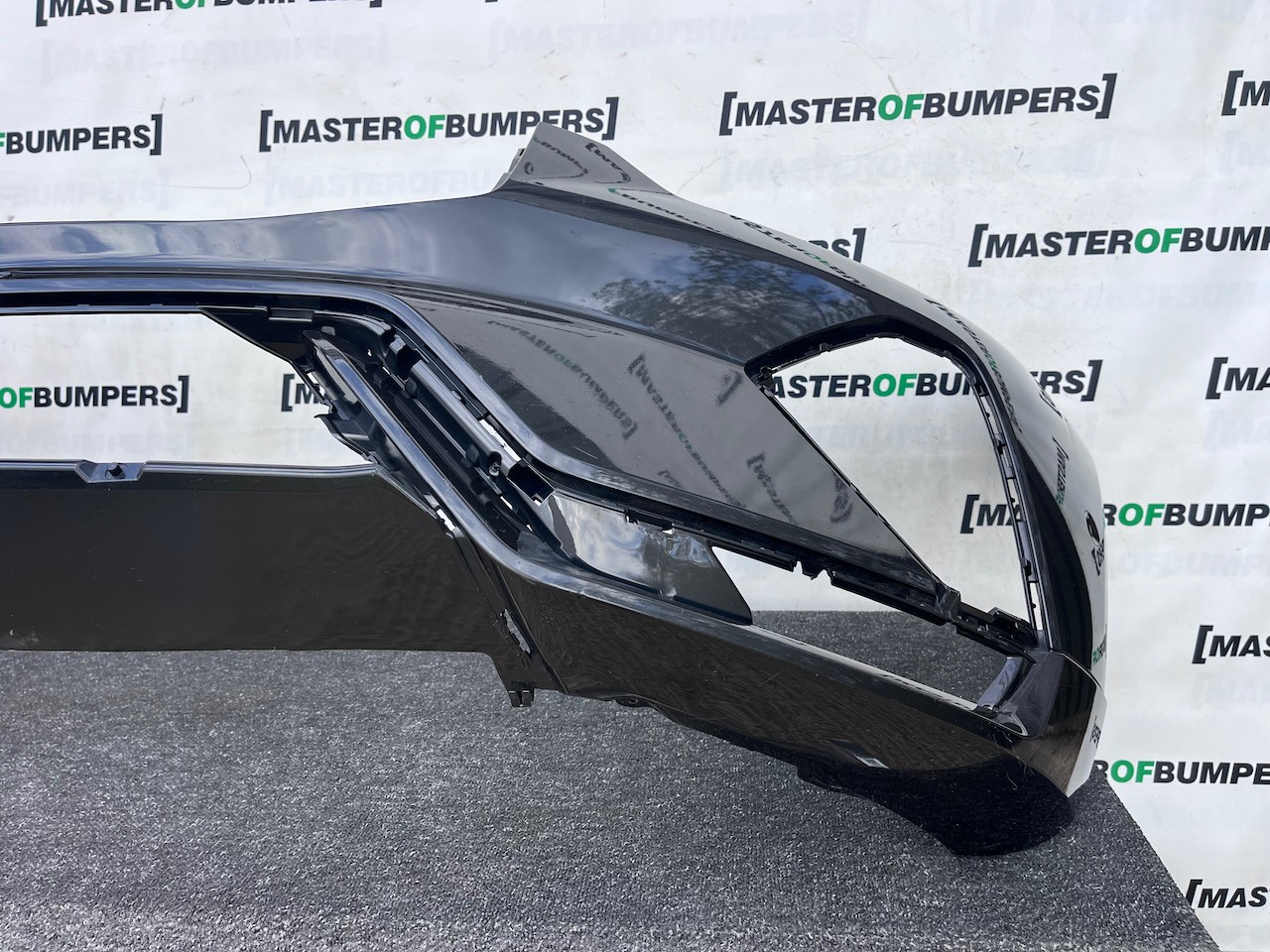 Volvo Xc60 R Design Mk2 Lift 2021-2024 Front Bumper 6 Pdc No Jets Genuine [n421]