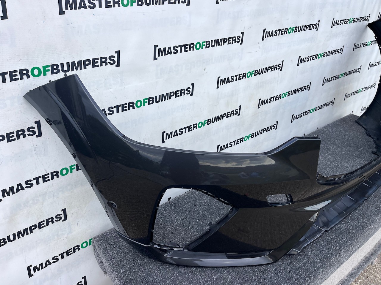 Volvo Xc60 R Design Mk2 Lift 2021-2024 Front Bumper 6 Pdc No Jets Genuine [n421]