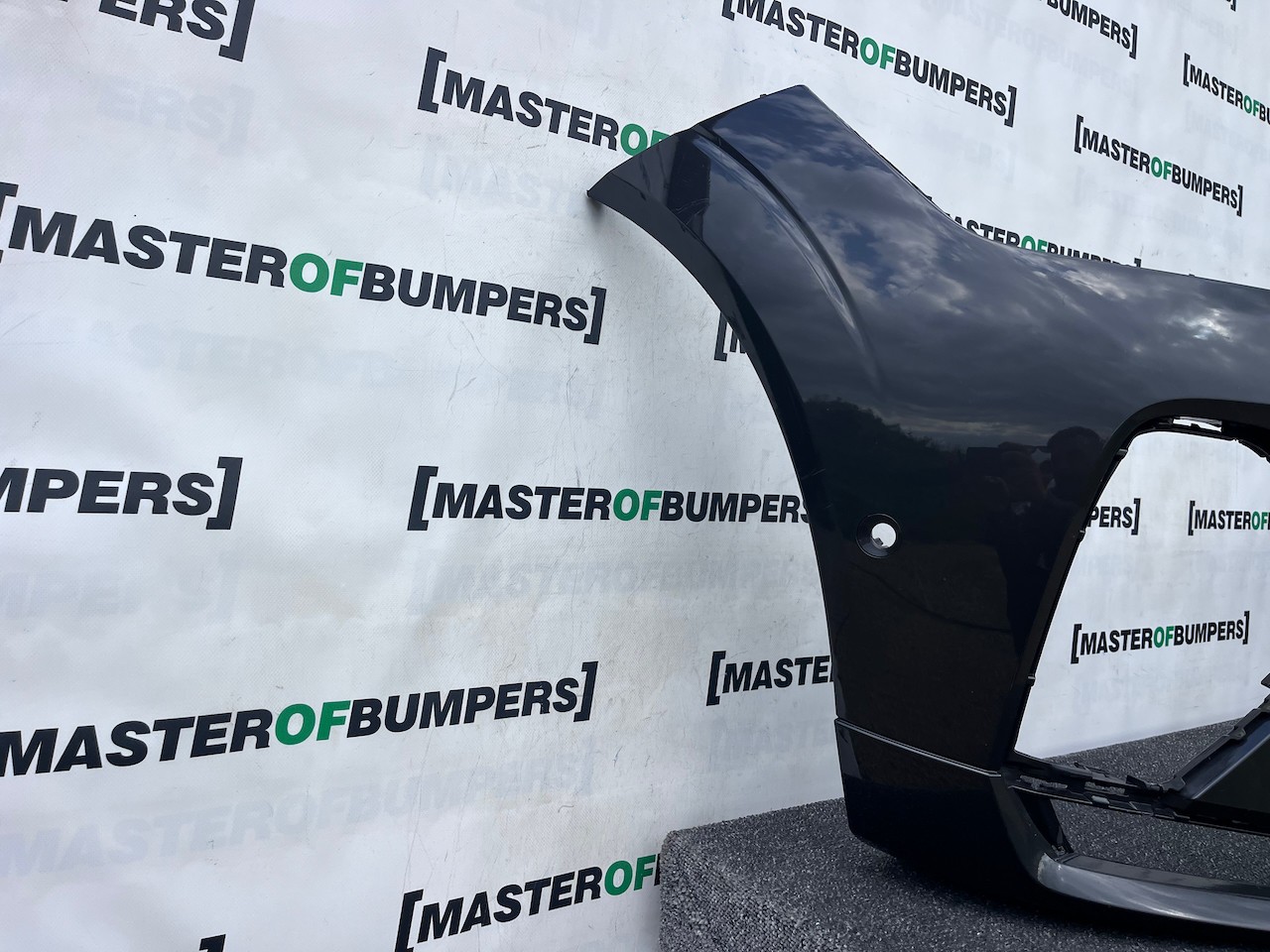 Volvo Xc60 R Design Mk2 Lift 2021-2024 Front Bumper 6 Pdc No Jets Genuine [n421]