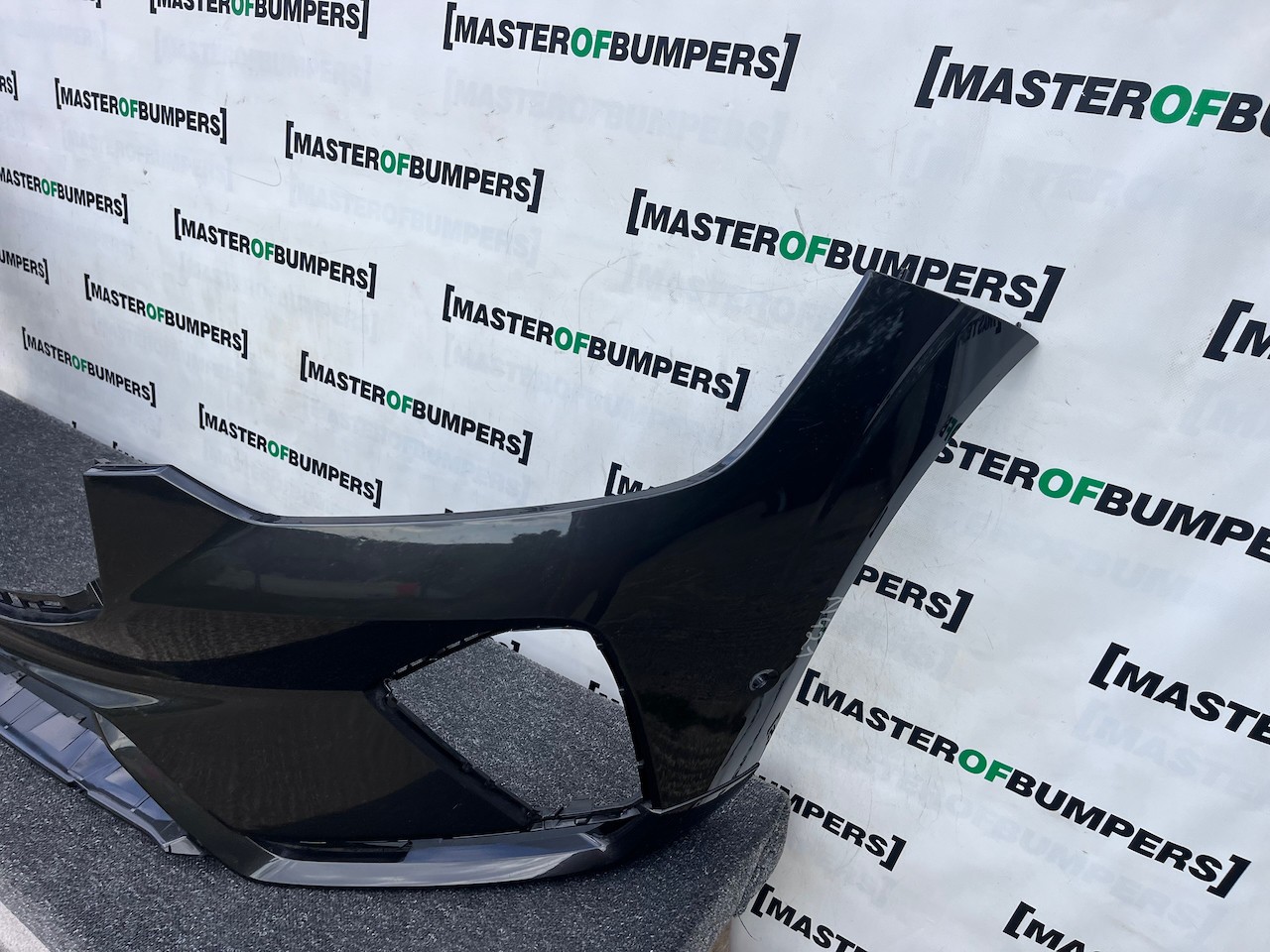 Volvo Xc60 R Design Mk2 Lift 2021-2024 Front Bumper 6 Pdc No Jets Genuine [n421]