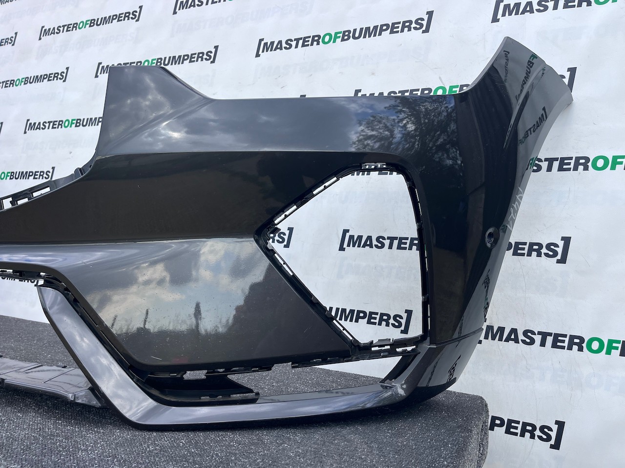 Volvo Xc60 R Design Mk2 Lift 2021-2024 Front Bumper 6 Pdc No Jets Genuine [n421]