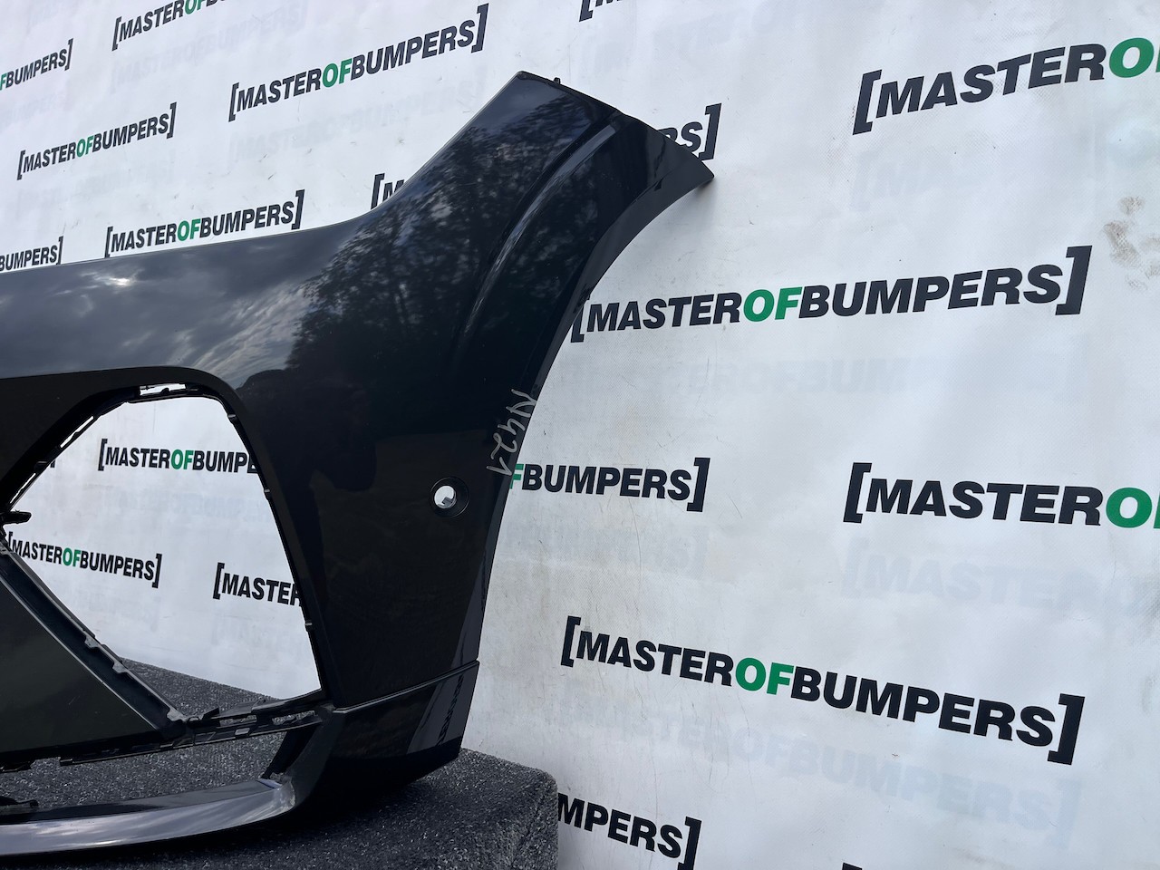 Volvo Xc60 R Design Mk2 Lift 2021-2024 Front Bumper 6 Pdc No Jets Genuine [n421]