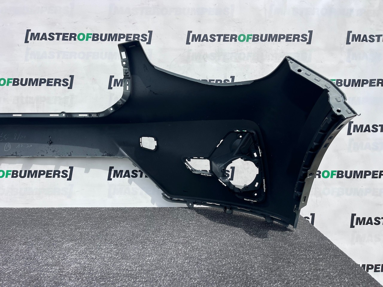 Volvo Xc40 Ultimate Phev Hybrid Lift 2022-on Front Bumper No Jets Genuine [n428]