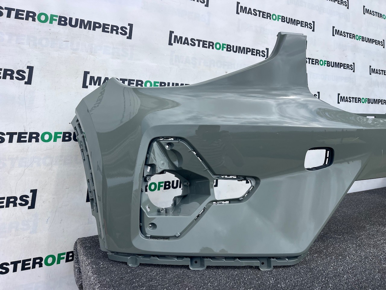 Volvo Xc40 Ultimate Phev Hybrid Lift 2022-on Front Bumper No Jets Genuine [n428]