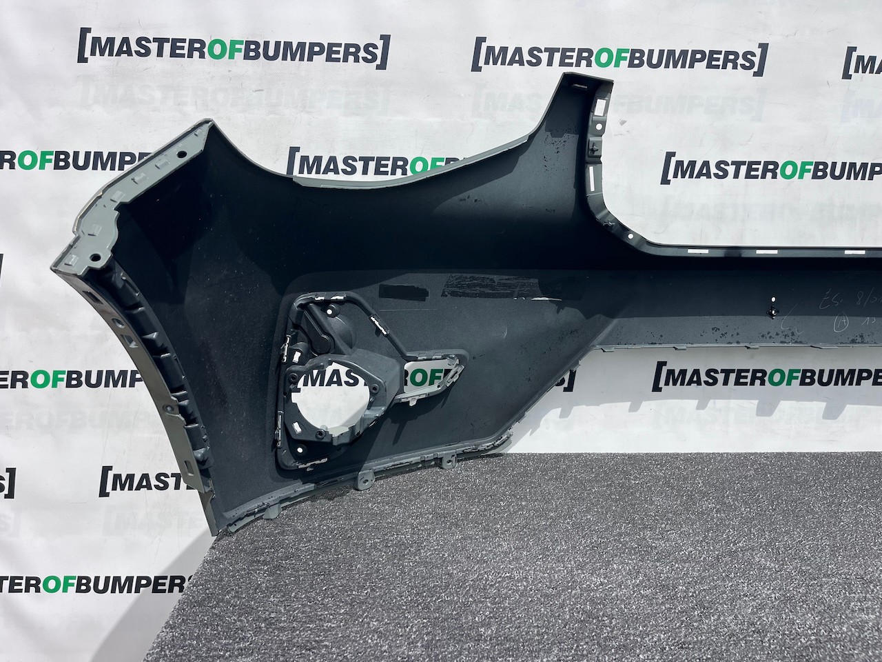 Volvo Xc40 Ultimate Phev Hybrid Lift 2022-on Front Bumper No Jets Genuine [n428]