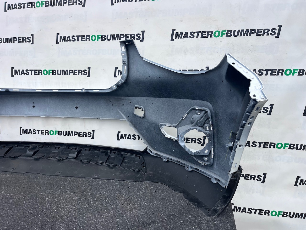 Volvo Xc40 Momentum Phev Mk1 Lift 2023-2026 Front Bumper 6 Pdc Genuine [n436]