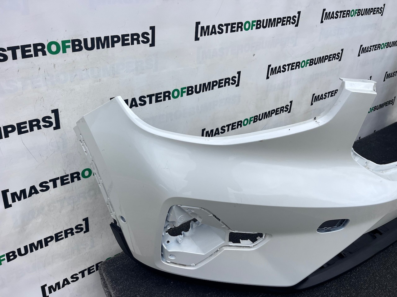 Volvo Xc40 Momentum Phev Mk1 Lift 2023-2026 Front Bumper 6 Pdc Genuine [n436]