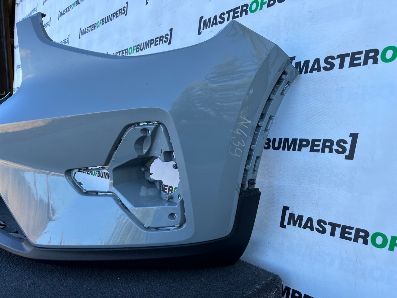 Volvo Xc40 Ultimate Phev Hybrid Facelift 2022-2027 Front Bumper Genuine [n439]