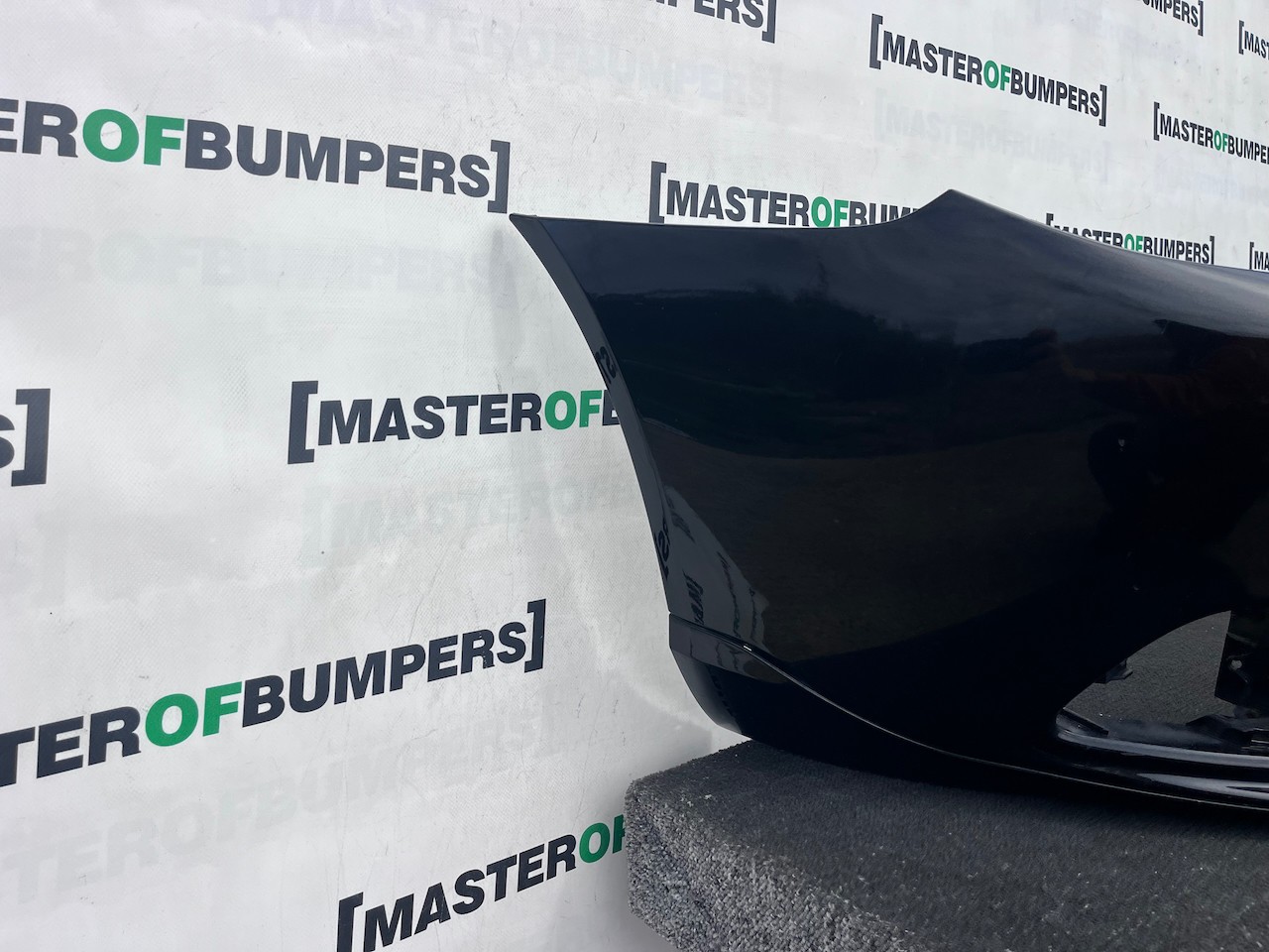 Volvo V70 Sport Bussines Estate 2007-2012 Front Bumper Genuine [n440]