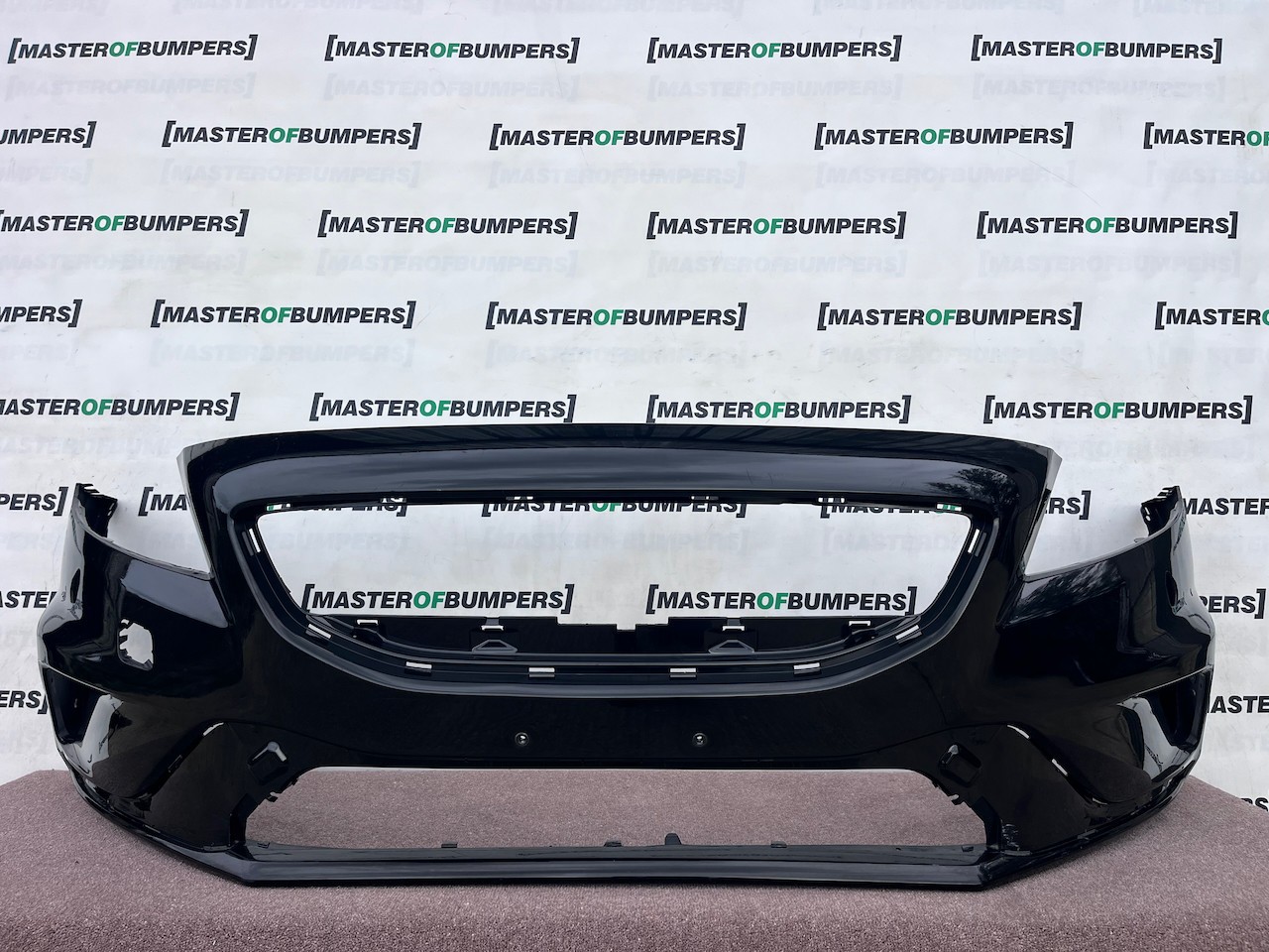 Volvo V40 R Design Hatchback 2012-2018 Front Bumper No Pdc Jets Genuine [n446]