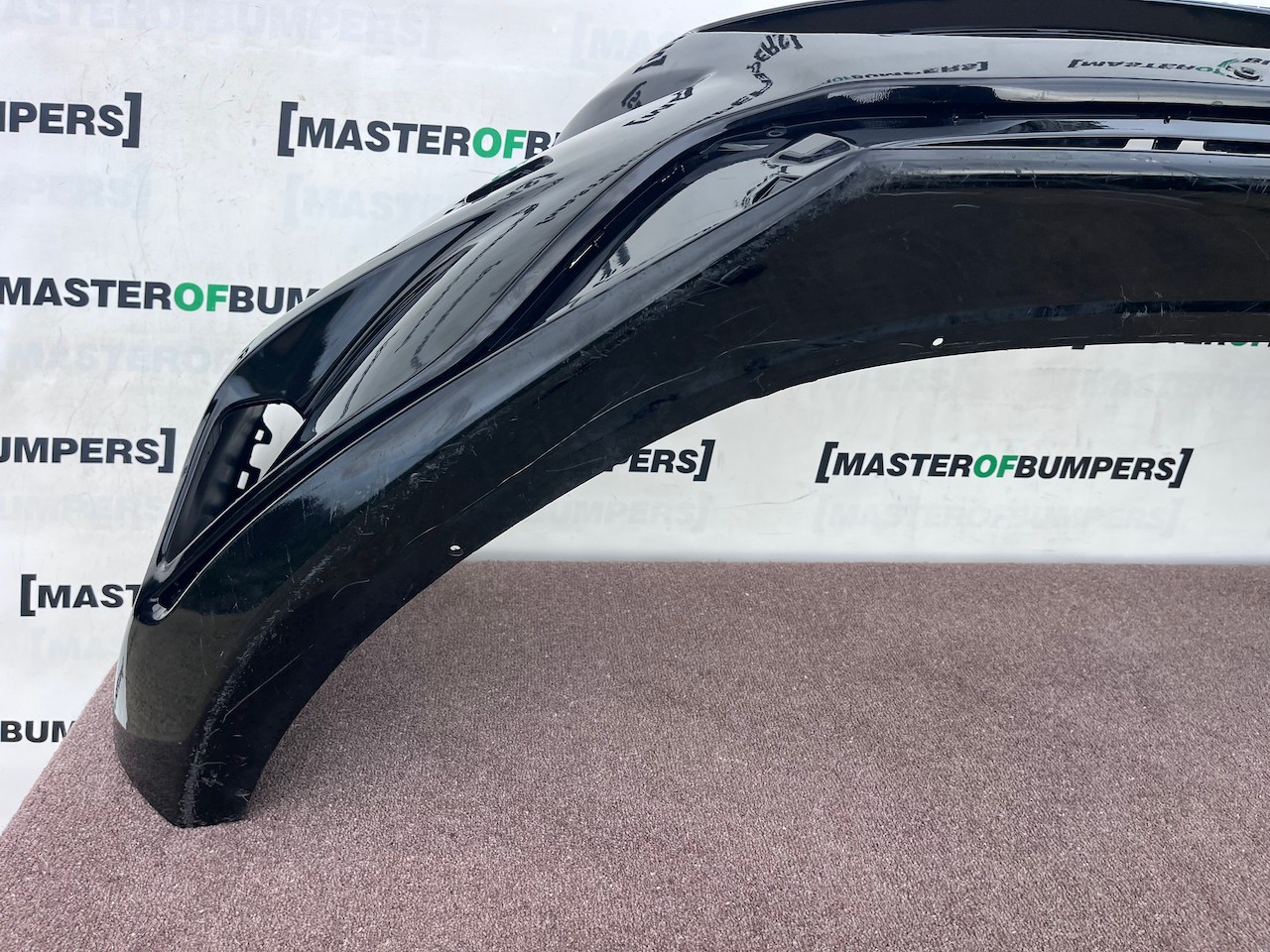 Volvo V40 R Design Hatchback 2012-2018 Front Bumper No Pdc Jets Genuine [n446]
