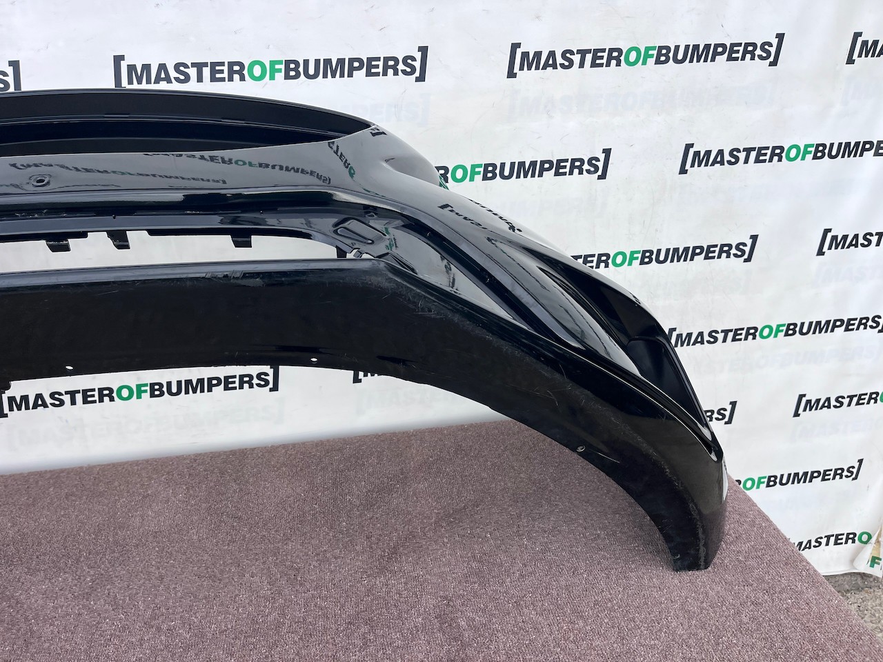 Volvo V40 R Design Hatchback 2012-2018 Front Bumper No Pdc Jets Genuine [n446]