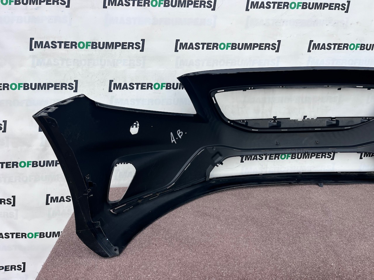Volvo V40 R Design Hatchback 2012-2018 Front Bumper No Pdc Jets Genuine [n446]