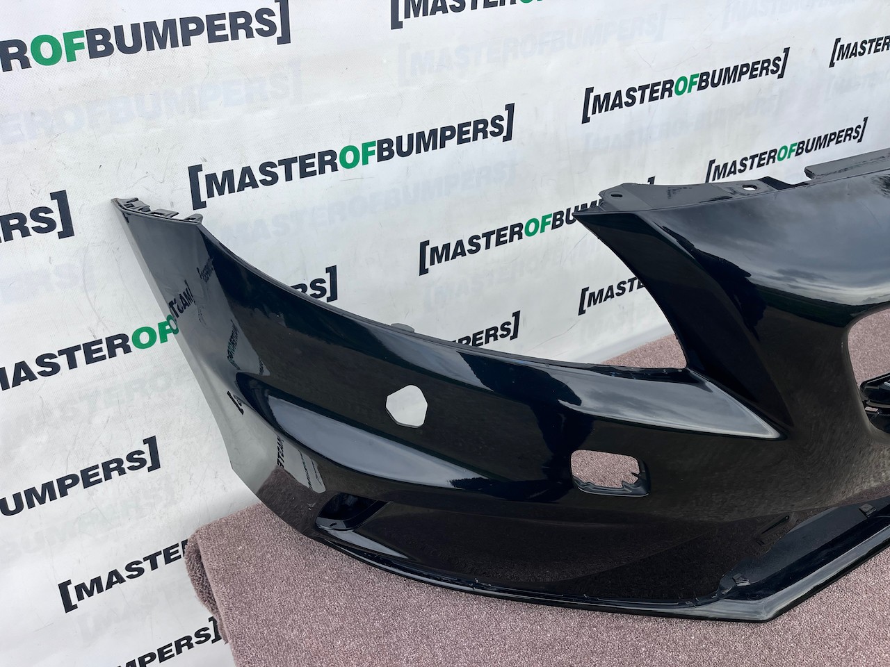 Volvo V40 R Design Hatchback 2012-2018 Front Bumper No Pdc Jets Genuine [n446]