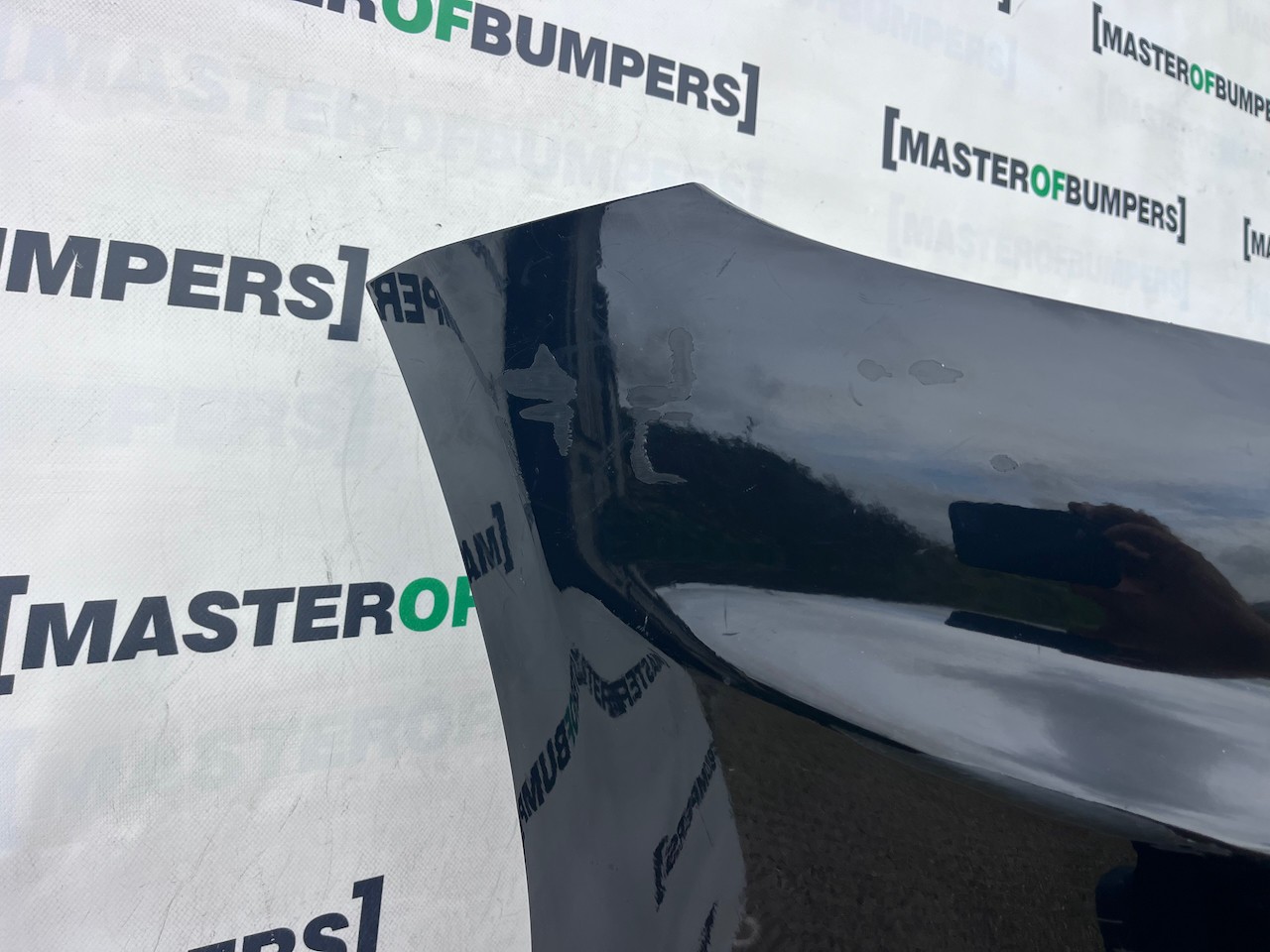 Volvo V40 R Design Hatchback 2012-2018 Front Bumper No Pdc Jets Genuine [n446]