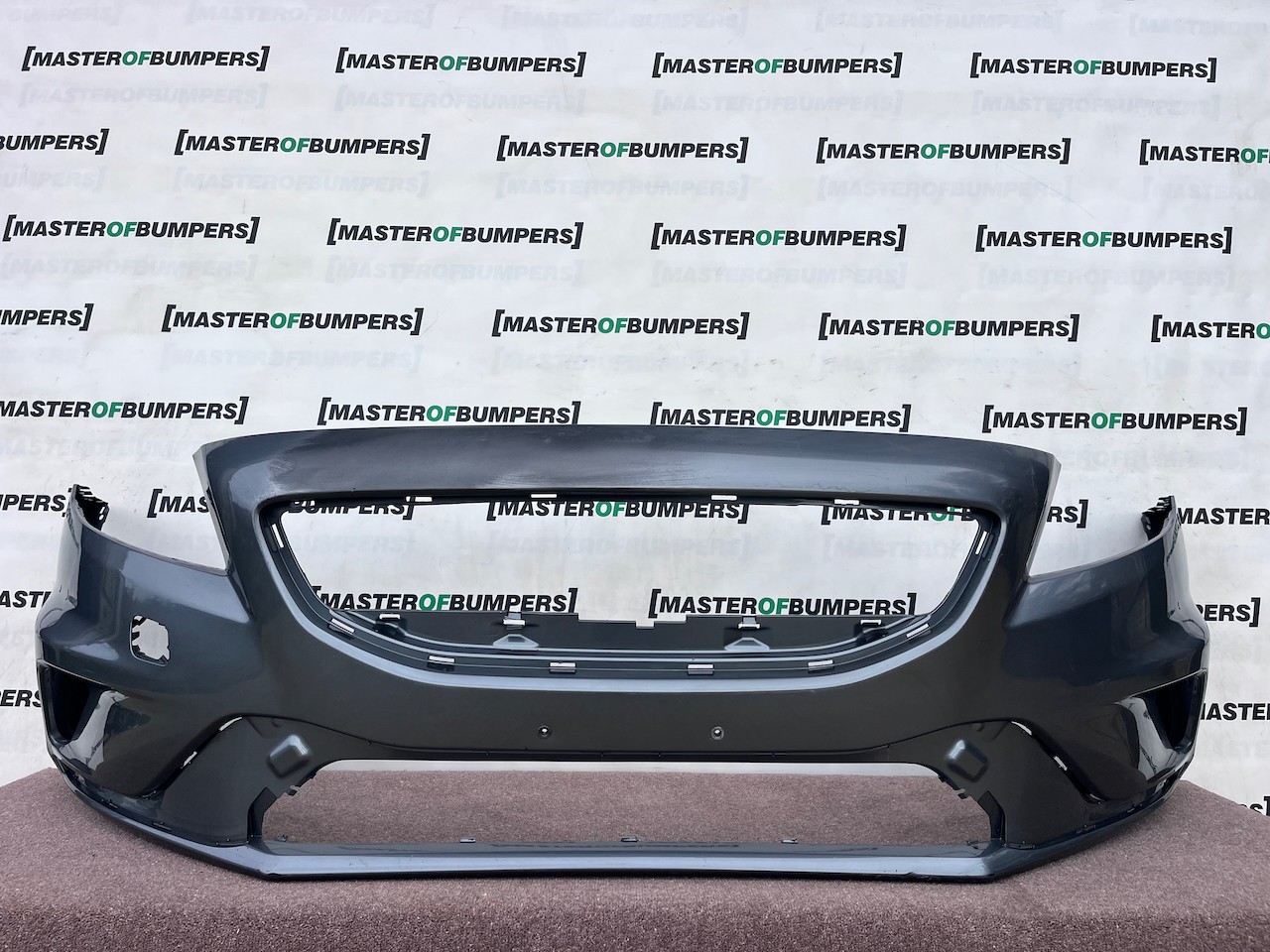 Volvo V40 R Design Hatchbac 2012-2018 Front Bumper No Pdc No Jets Genuine [n449]