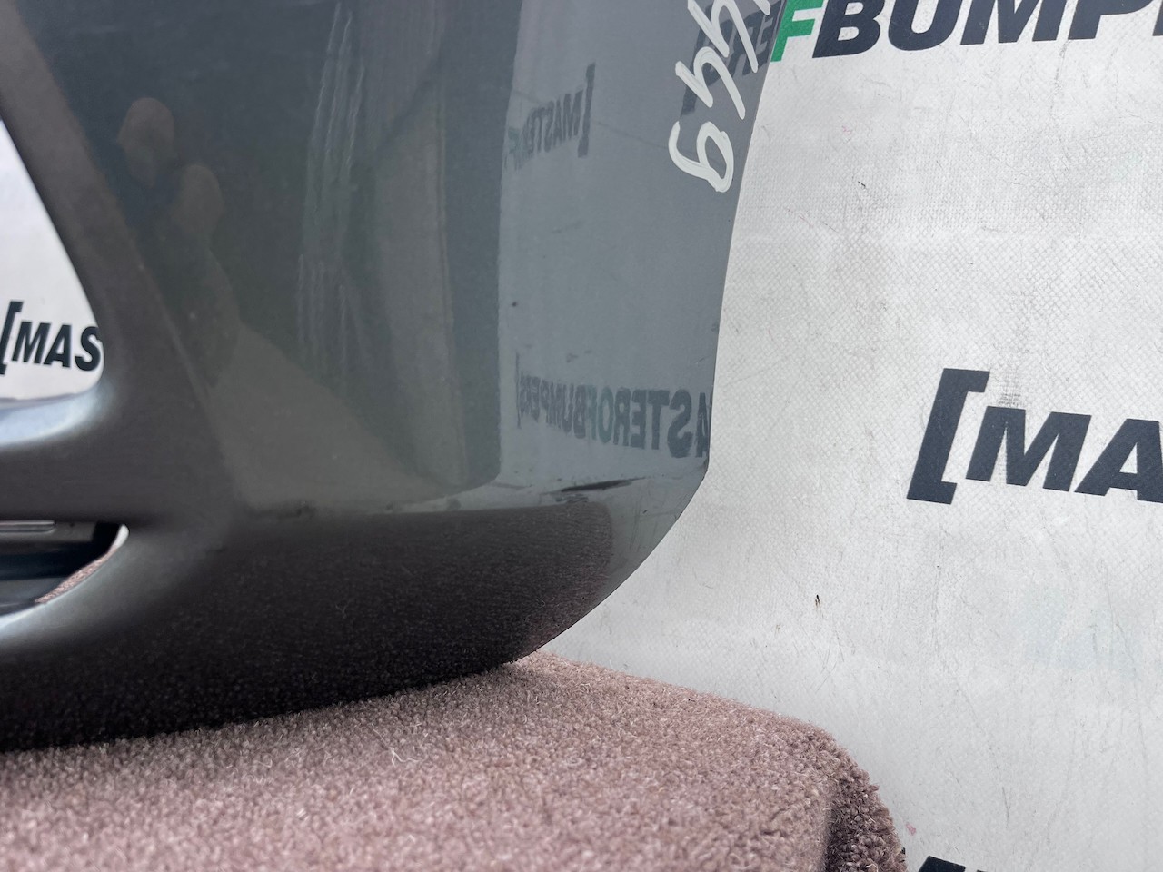 Volvo V40 R Design Hatchbac 2012-2018 Front Bumper No Pdc No Jets Genuine [n449]