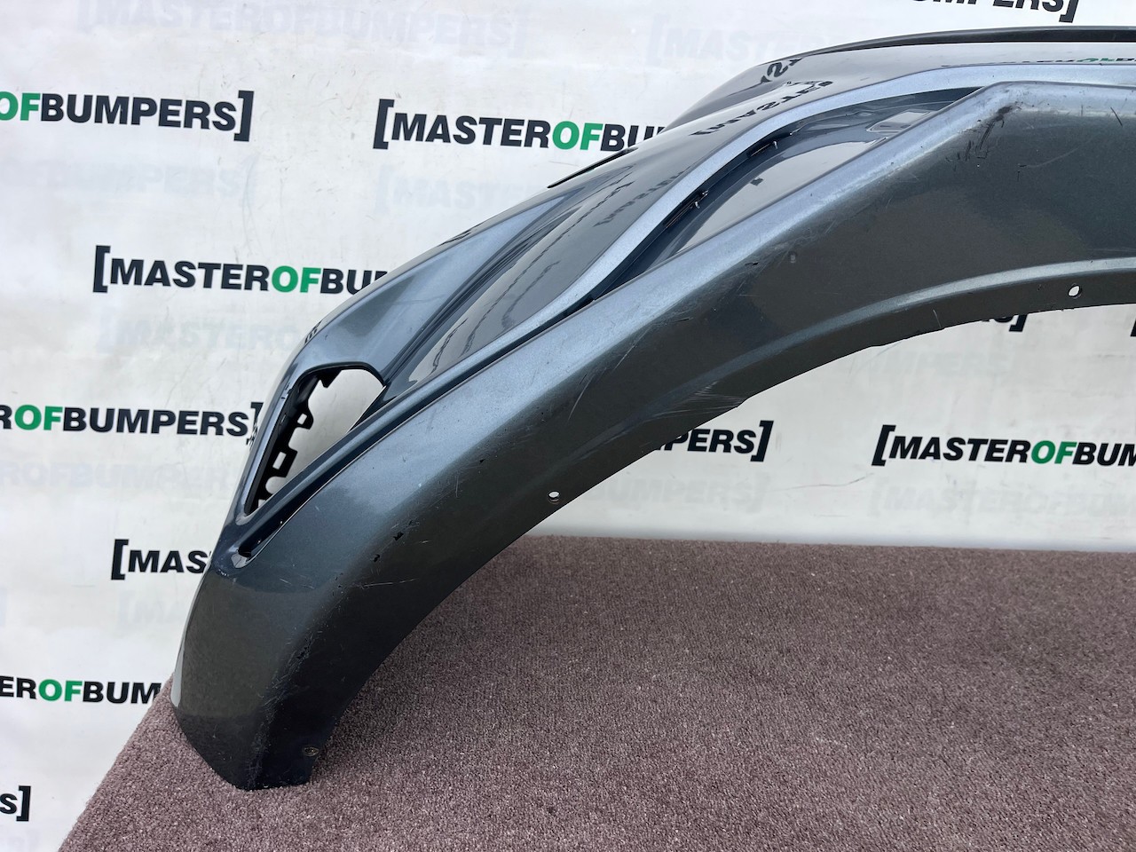 Volvo V40 R Design Hatchbac 2012-2018 Front Bumper No Pdc No Jets Genuine [n449]