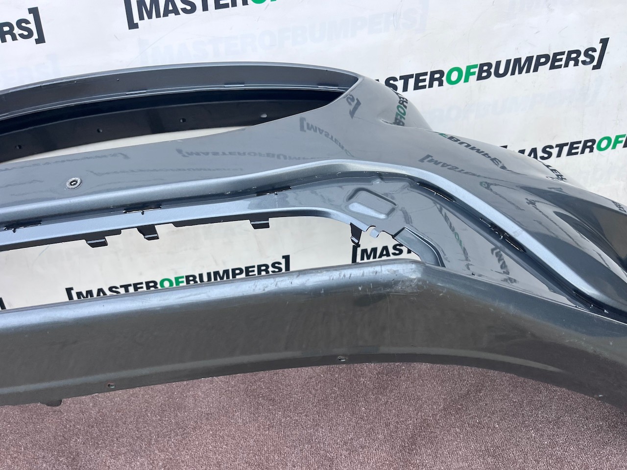 Volvo V40 R Design Hatchbac 2012-2018 Front Bumper No Pdc No Jets Genuine [n449]