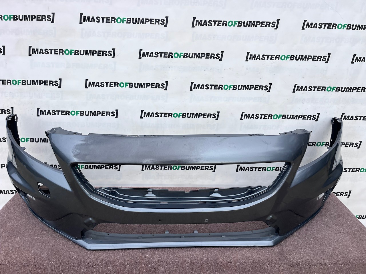 Volvo V40 R Design Hatchbac 2012-2018 Front Bumper No Pdc No Jets Genuine [n449]