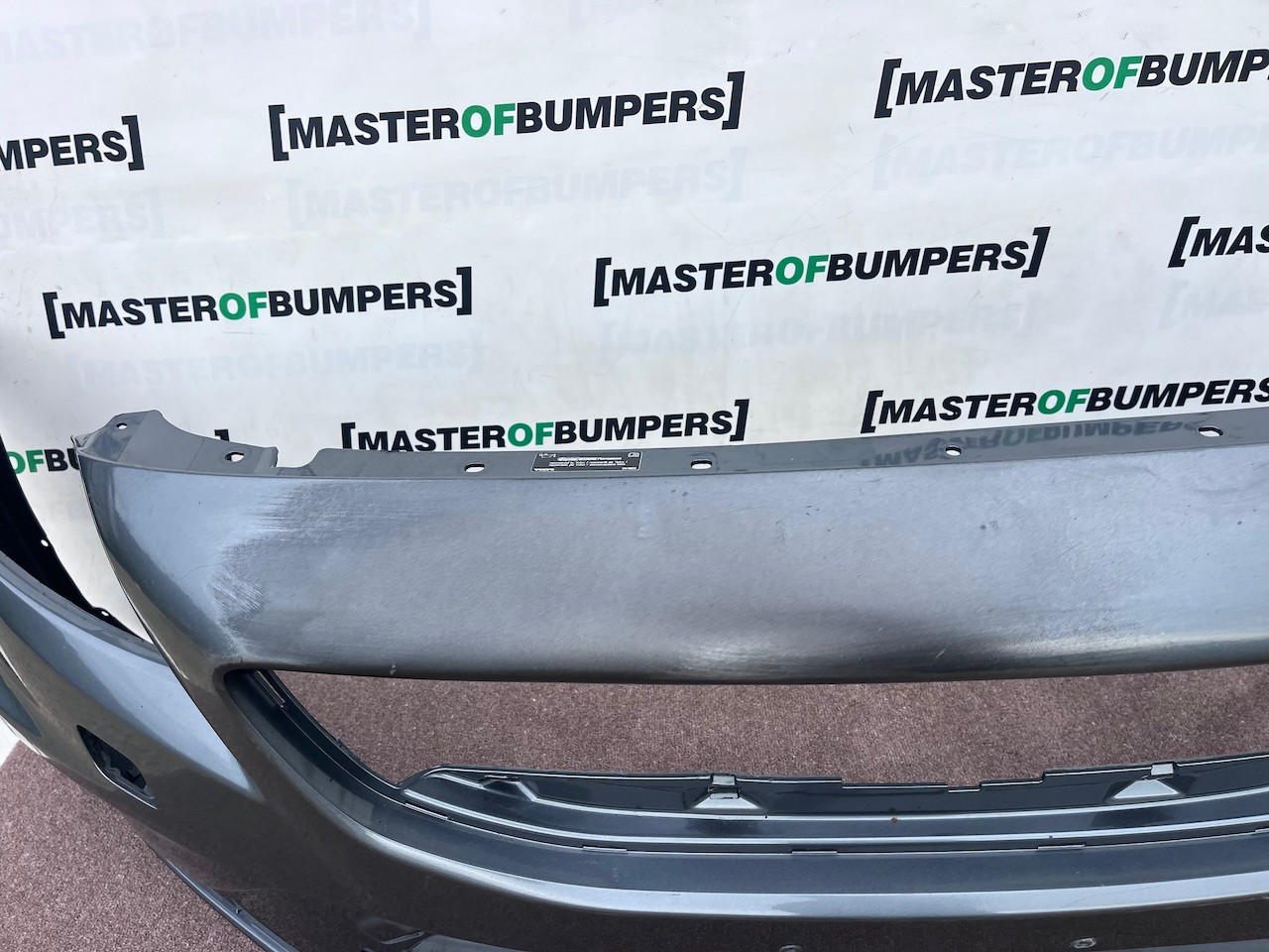 Volvo V40 R Design Hatchbac 2012-2018 Front Bumper No Pdc No Jets Genuine [n449]