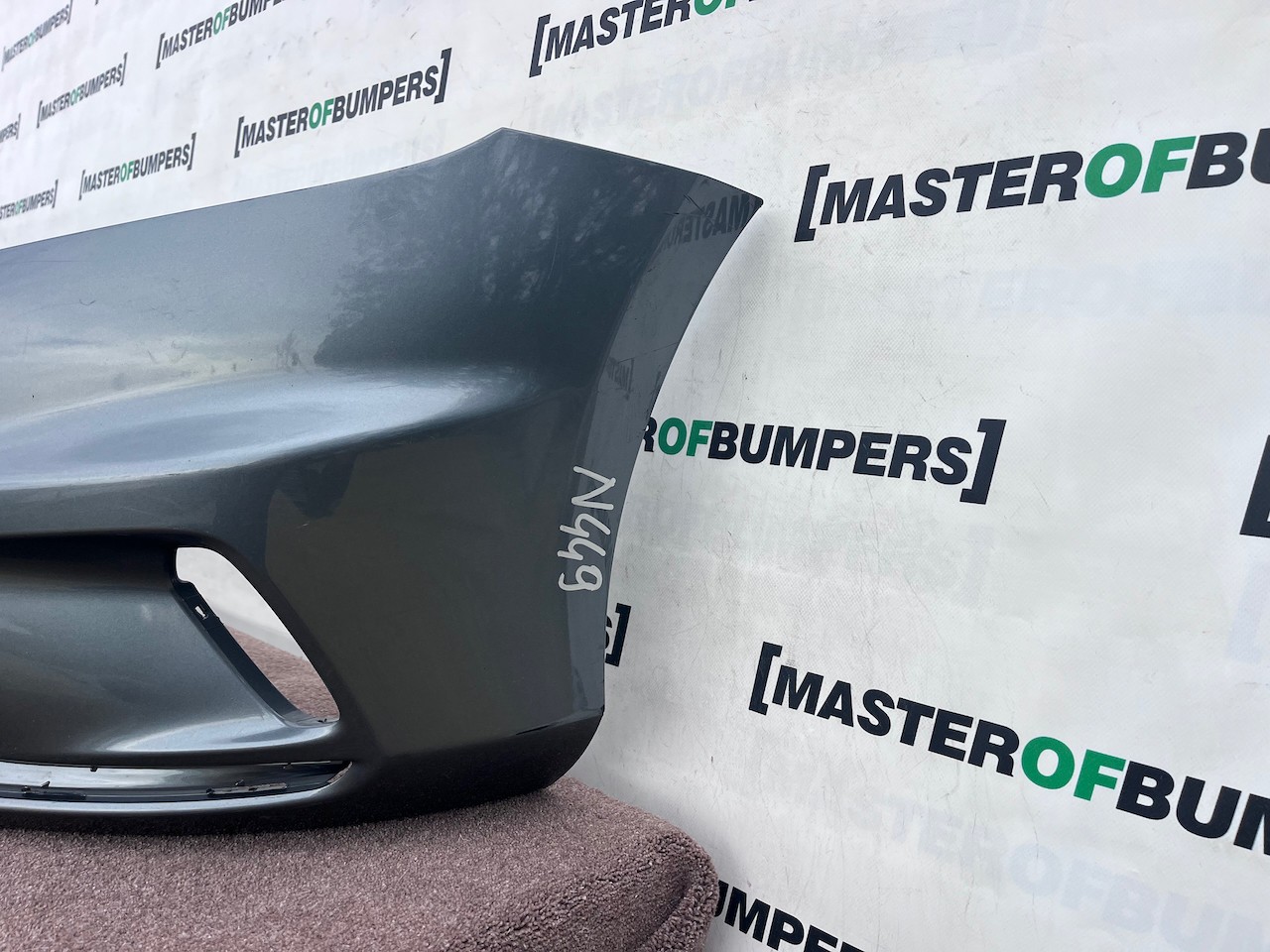 Volvo V40 R Design Hatchbac 2012-2018 Front Bumper No Pdc No Jets Genuine [n449]