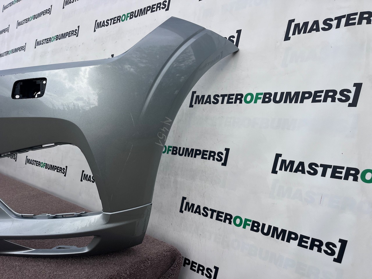 Volvo Xc60 R Design Suv 2017-2020 Front Bumper 4 Pdc + Jets Genuine [n451]