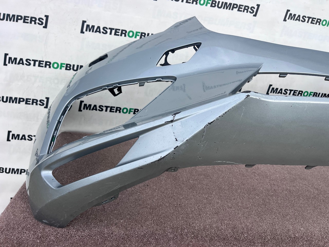 Volvo Xc60 R Design Suv 2017-2020 Front Bumper 4 Pdc + Jets Genuine [n451]