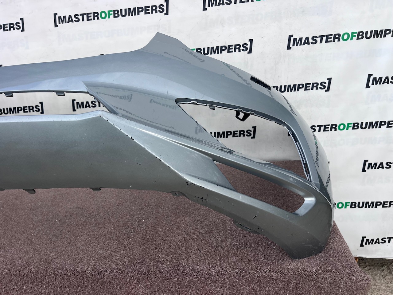 Volvo Xc60 R Design Suv 2017-2020 Front Bumper 4 Pdc + Jets Genuine [n451]