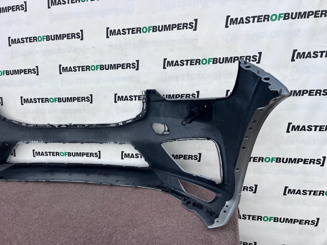 Volvo Xc60 R Design Suv 2017-2020 Front Bumper 4 Pdc + Jets Genuine [n451]