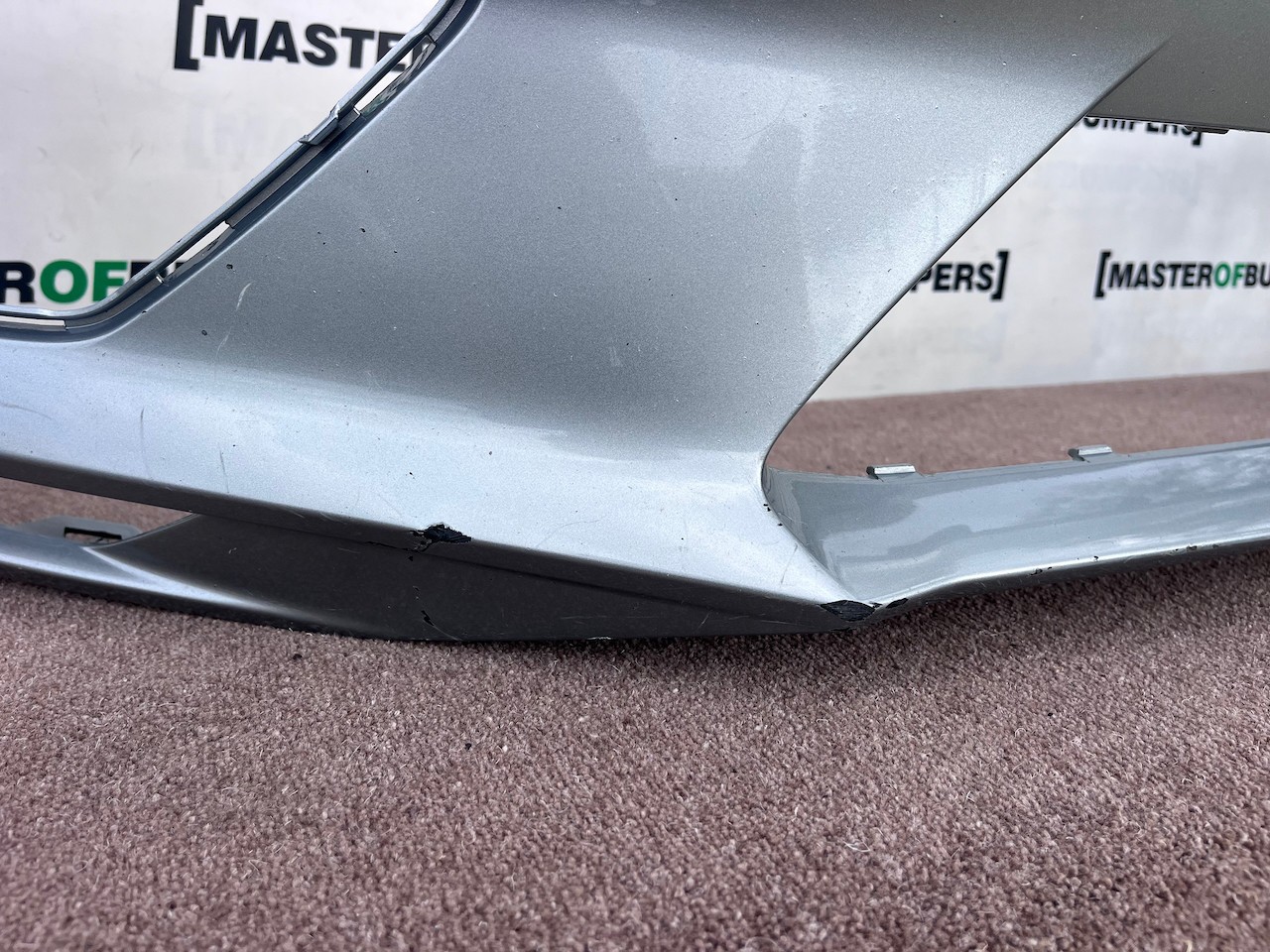 Volvo Xc60 R Design Suv 2017-2020 Front Bumper 4 Pdc + Jets Genuine [n451]