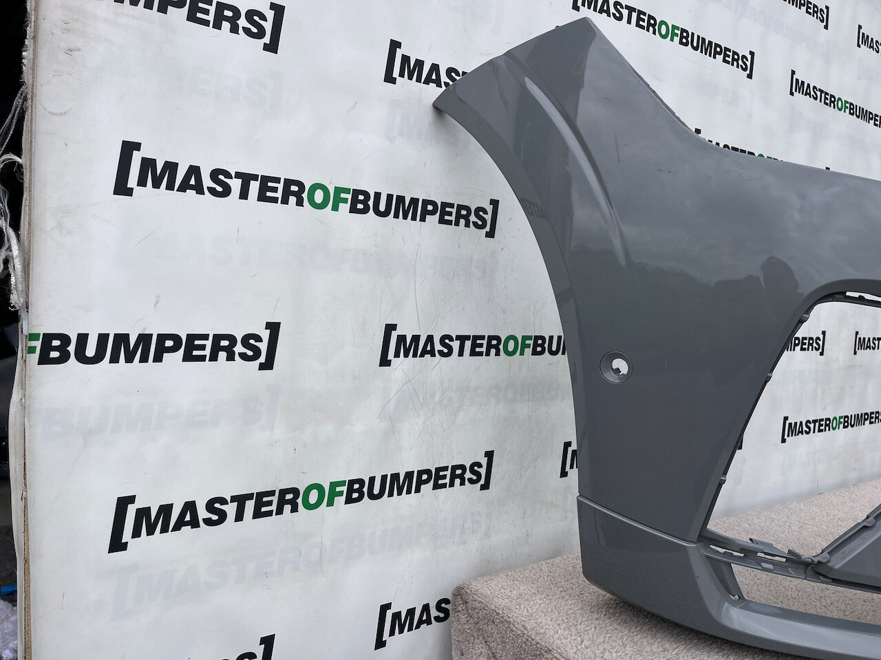 Volvo Xc60 R Design Suv Lift 2021-2024 Front Bumper 6 Pdc +jets Genuine [n365]