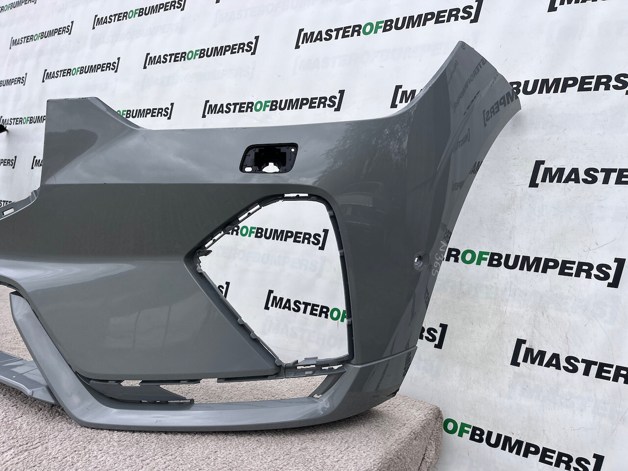 Volvo Xc60 R Design Suv Lift 2021-2024 Front Bumper 6 Pdc +jets Genuine [n365]