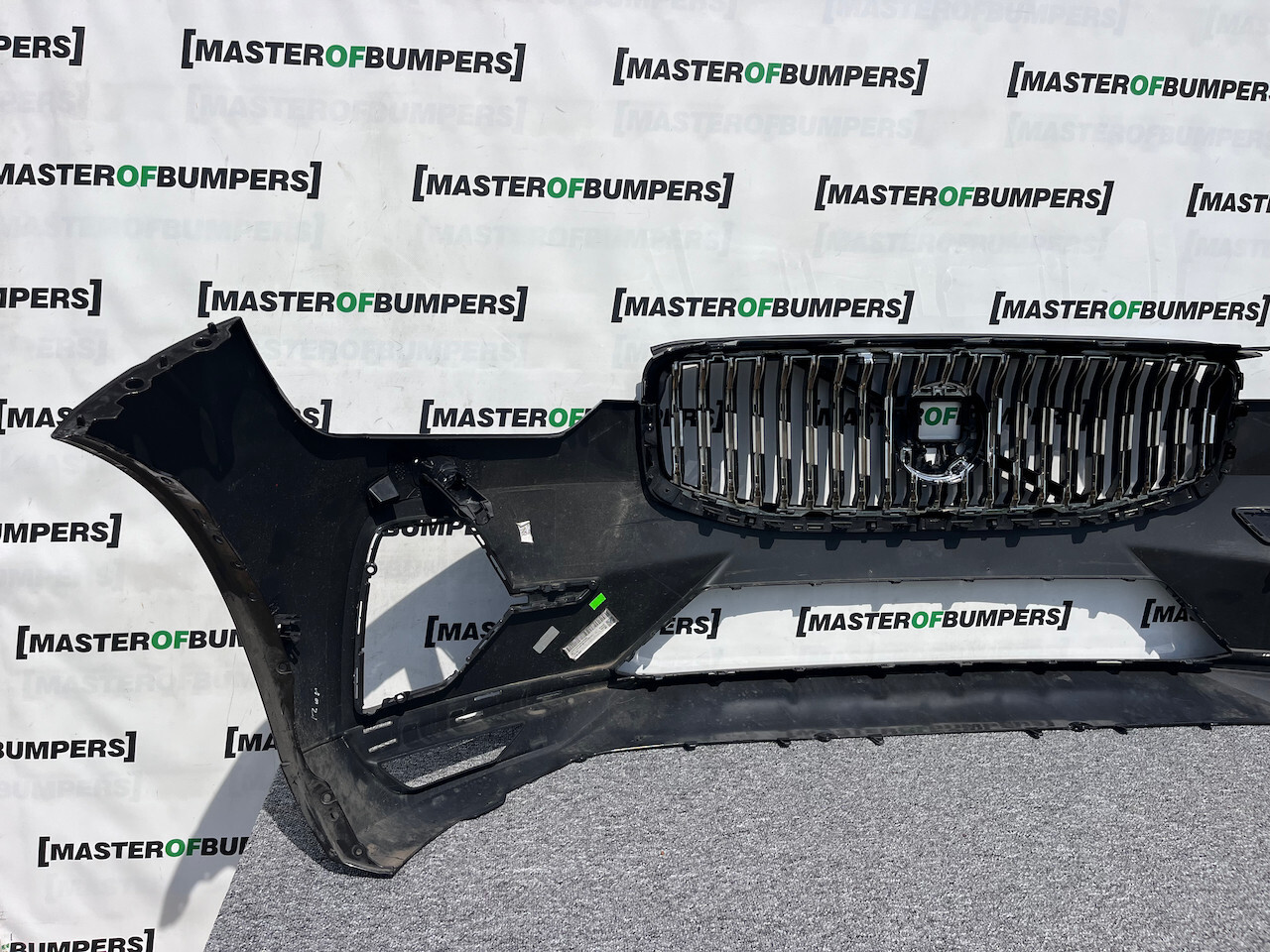 Volvo Xc60 Inscription D4 T5 2021-2024 Front Bumper 6 Pdc +jets Genuine [n325]