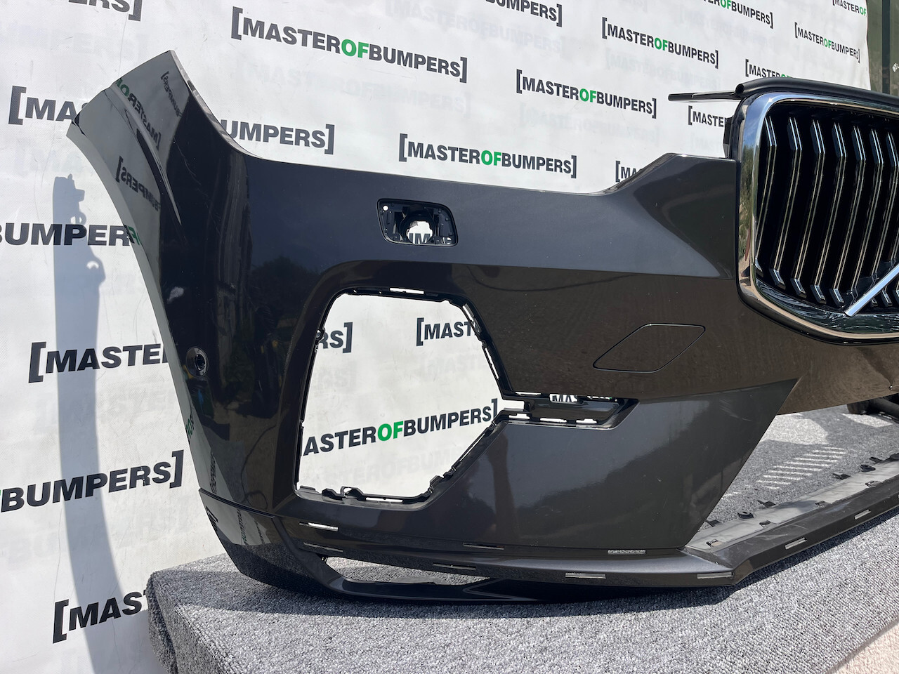 Volvo Xc60 Inscription D4 T5 2021-2024 Front Bumper 6 Pdc +jets Genuine [n325]