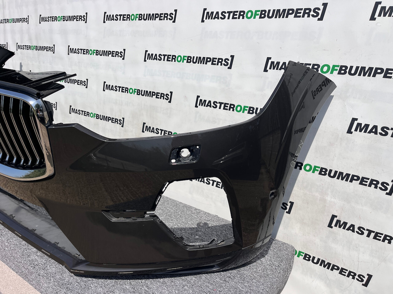 Volvo Xc60 Inscription D4 T5 2021-2024 Front Bumper 6 Pdc +jets Genuine [n325]