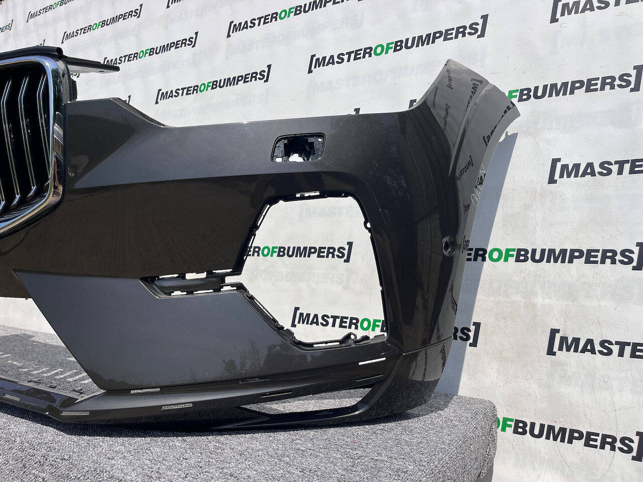 Volvo Xc60 Inscription D4 T5 2021-2024 Front Bumper 6 Pdc +jets Genuine [n325]