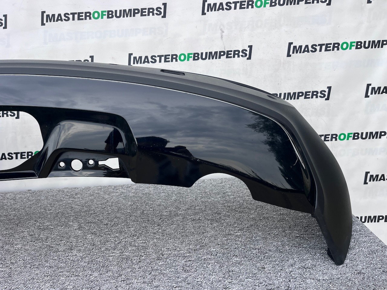 Volvo Xc40 R Design Suv 2018-2024 Rear Bumper Black 4 Pdc Genuine [n376]