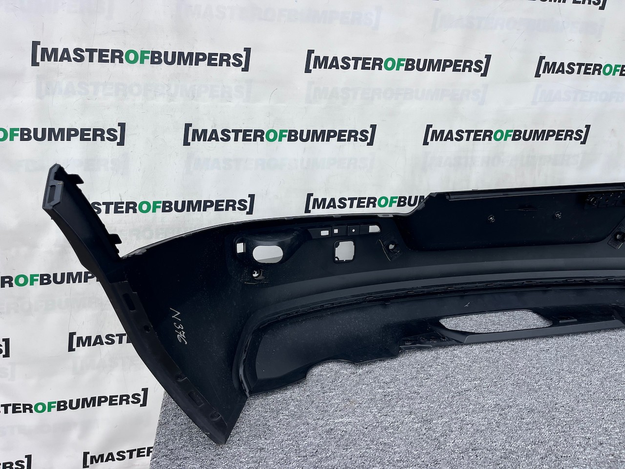 Volvo Xc40 R Design Suv 2018-2024 Rear Bumper Black 4 Pdc Genuine [n376]