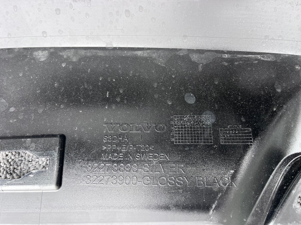 Volvo Xc40 R Design Suv 2018-2024 Rear Bumper Black 4 Pdc Genuine [n376]