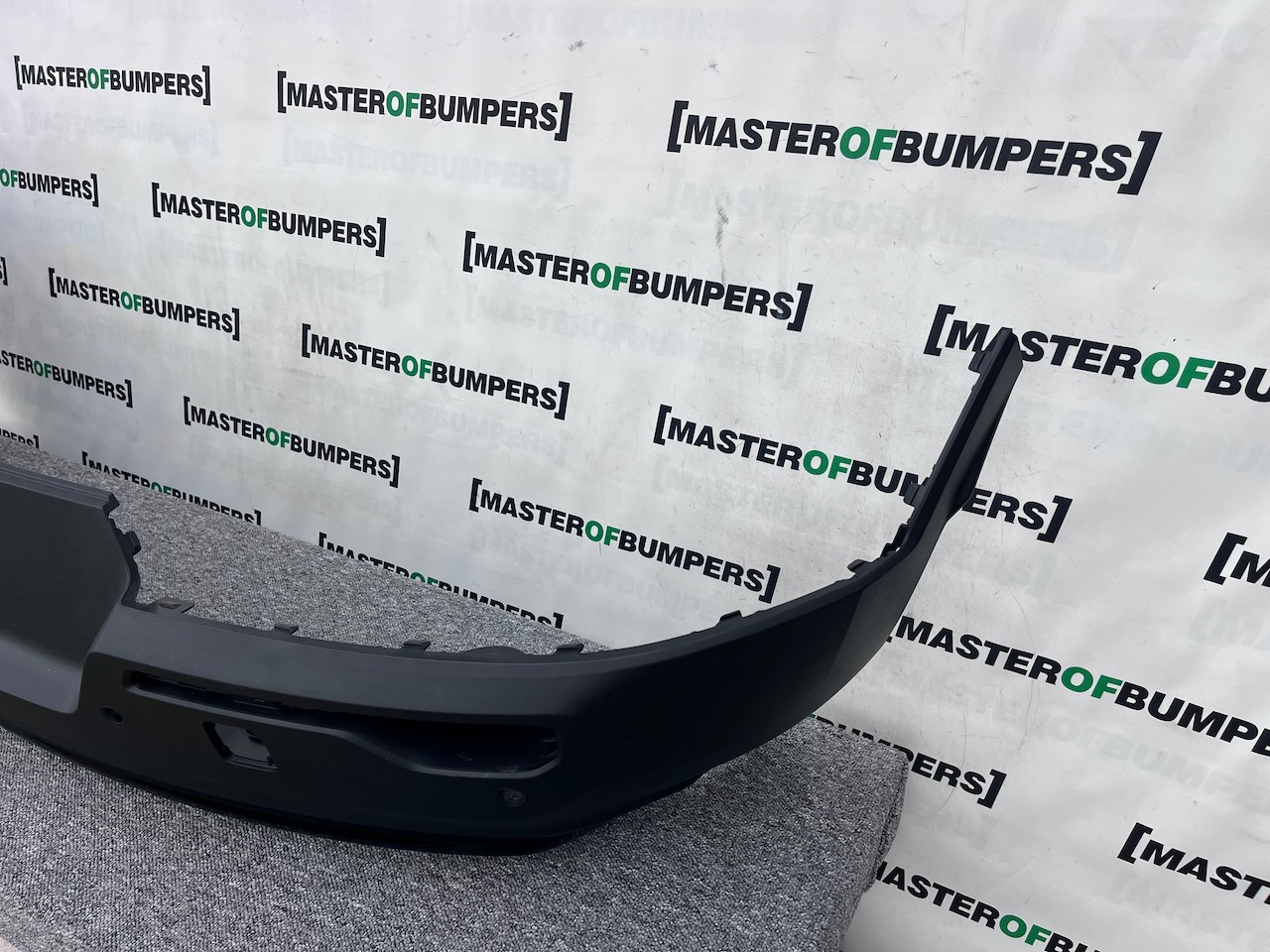 Volvo Xc40 R Design Suv 2018-2024 Rear Bumper Black 4 Pdc Genuine [n376]