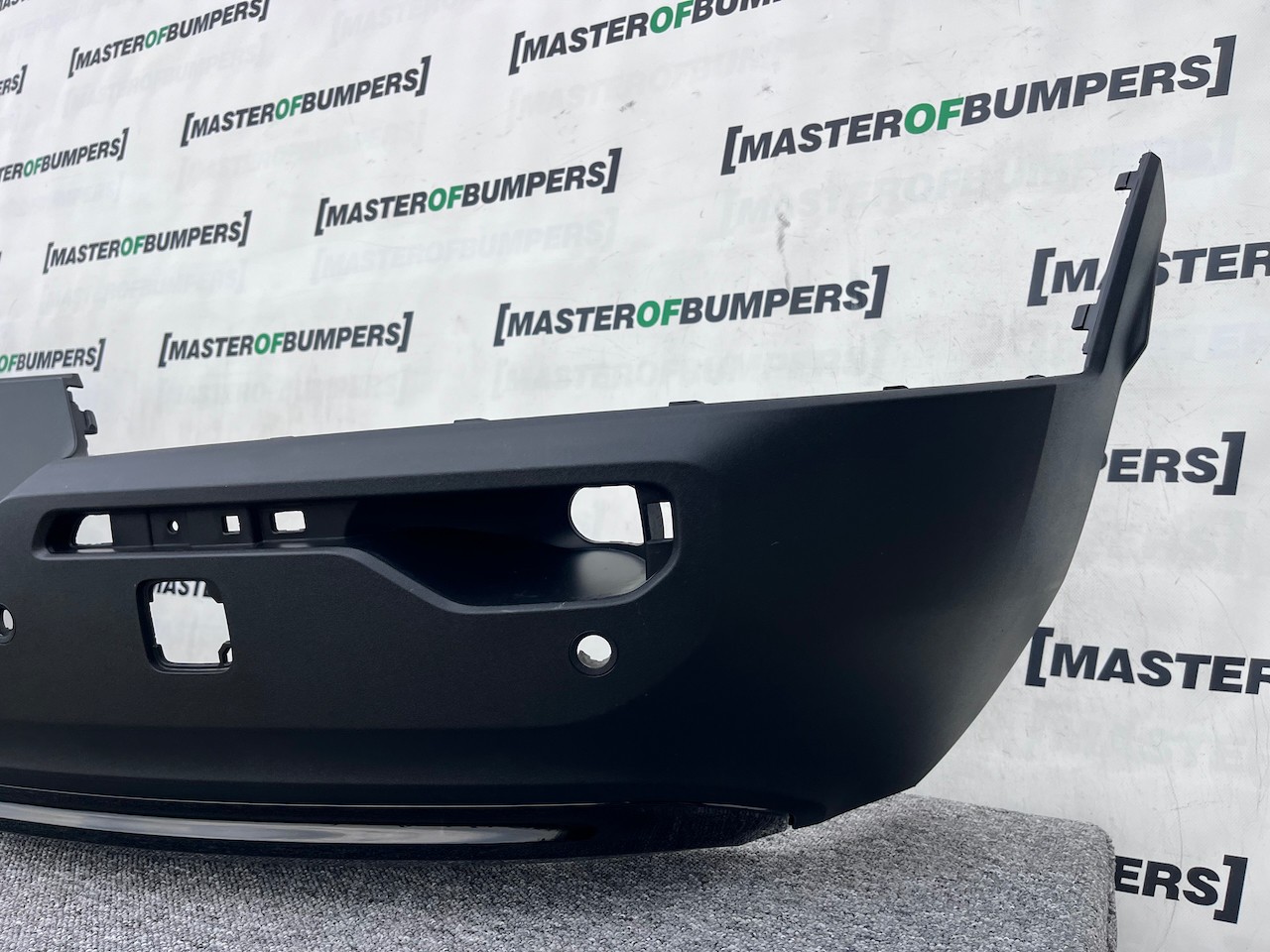 Volvo Xc40 R Design Suv 2018-2024 Rear Bumper Black 4 Pdc Genuine [n376]