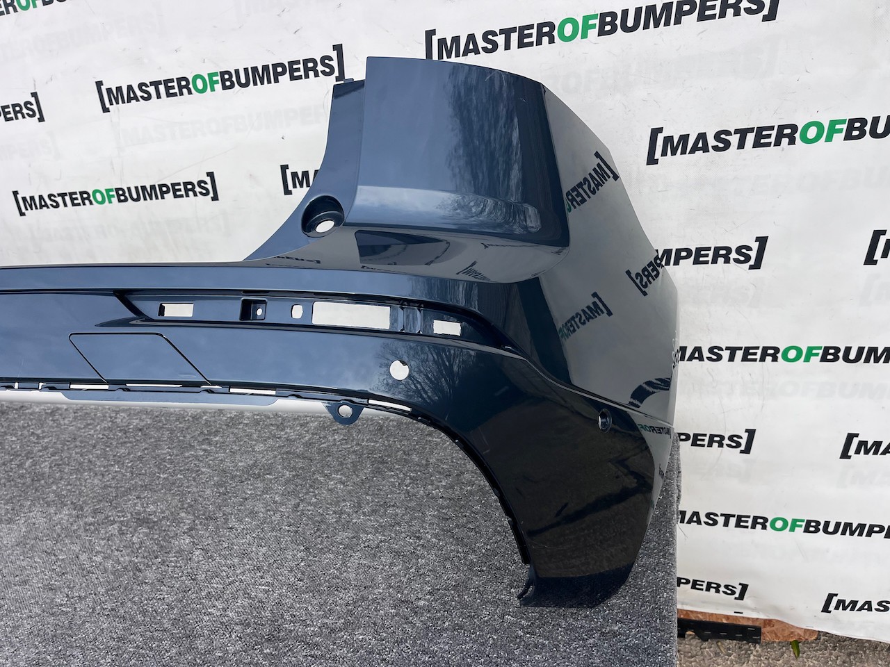 Volvo Xc60 R Design Suv Lift 2021-2024 Rear Bumper 6 Pdc Genuine [n380]