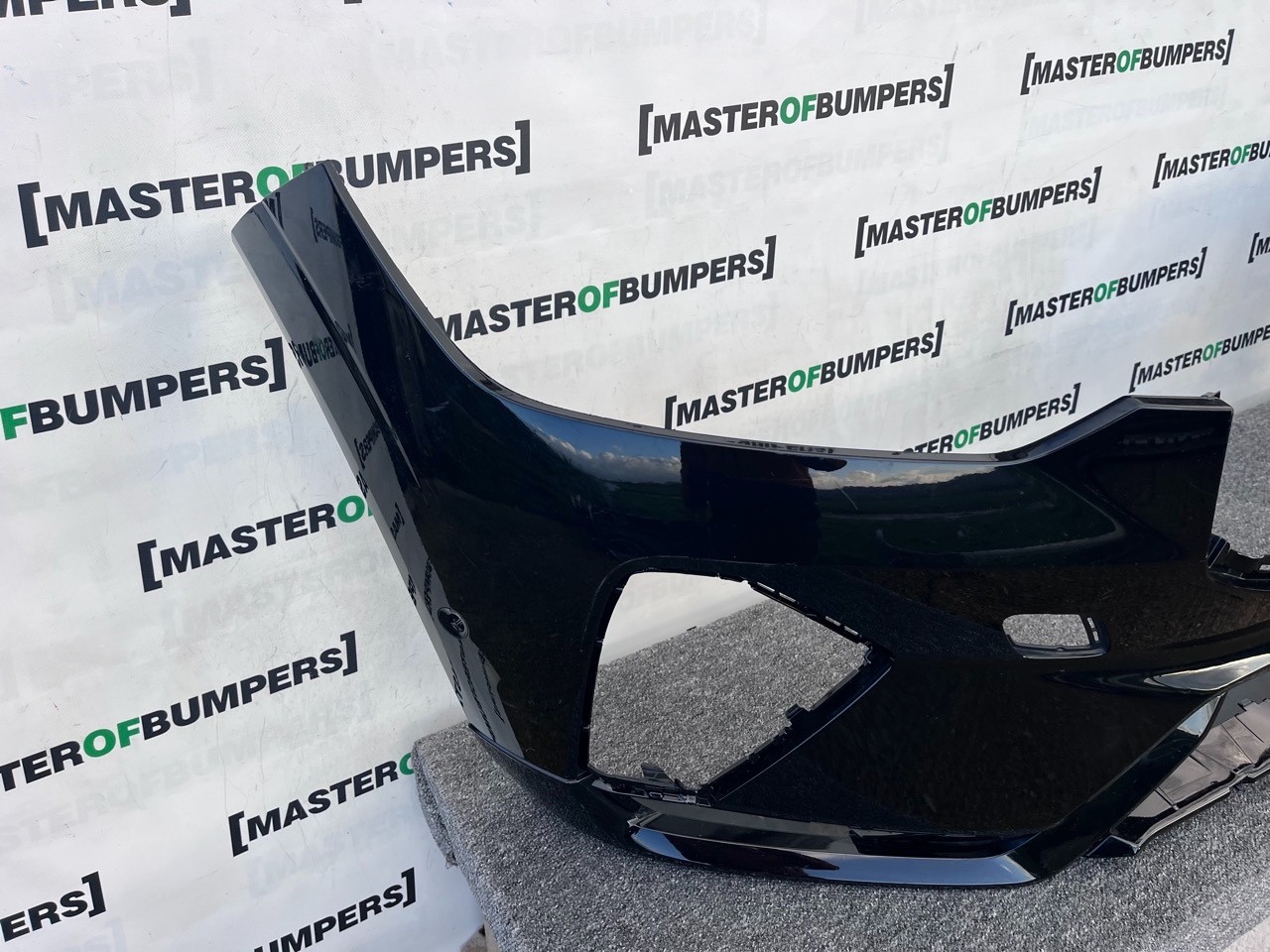 Volvo Xc60 R Design Mk2 Facelift 2021-2024 Front Bumper 6 Pdc Genuine [n390]