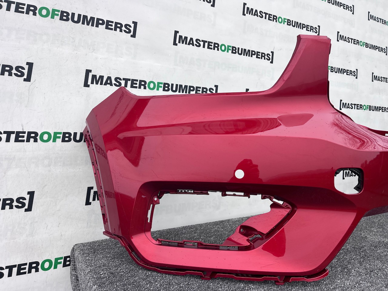 Volvo Xc40 R-design Suv 2018-2022 Front Bumper 4 Pdc No Jets Genuine [n387]