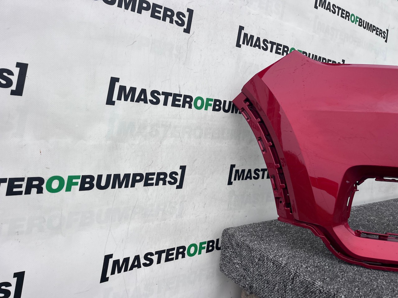 Volvo Xc40 R-design Suv 2018-2022 Front Bumper 4 Pdc No Jets Genuine [n387]