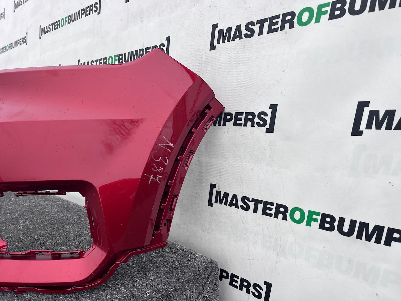 Volvo Xc40 R-design Suv 2018-2022 Front Bumper 4 Pdc No Jets Genuine [n387]