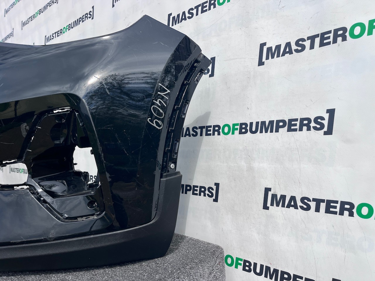 Volvo Xc40 Ultimate Phev Hybrid Lift 2022-2025 Front Bumper 4 Pdc Genuine [n409]