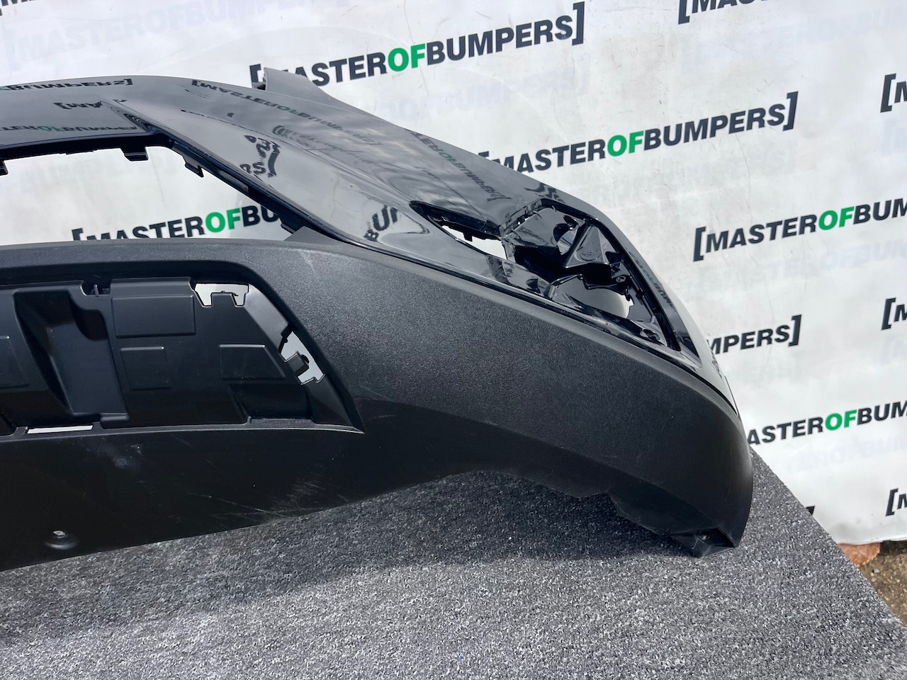 Volvo Xc40 Ultimate Phev Hybrid Lift 2022-2025 Front Bumper 4 Pdc Genuine [n409]